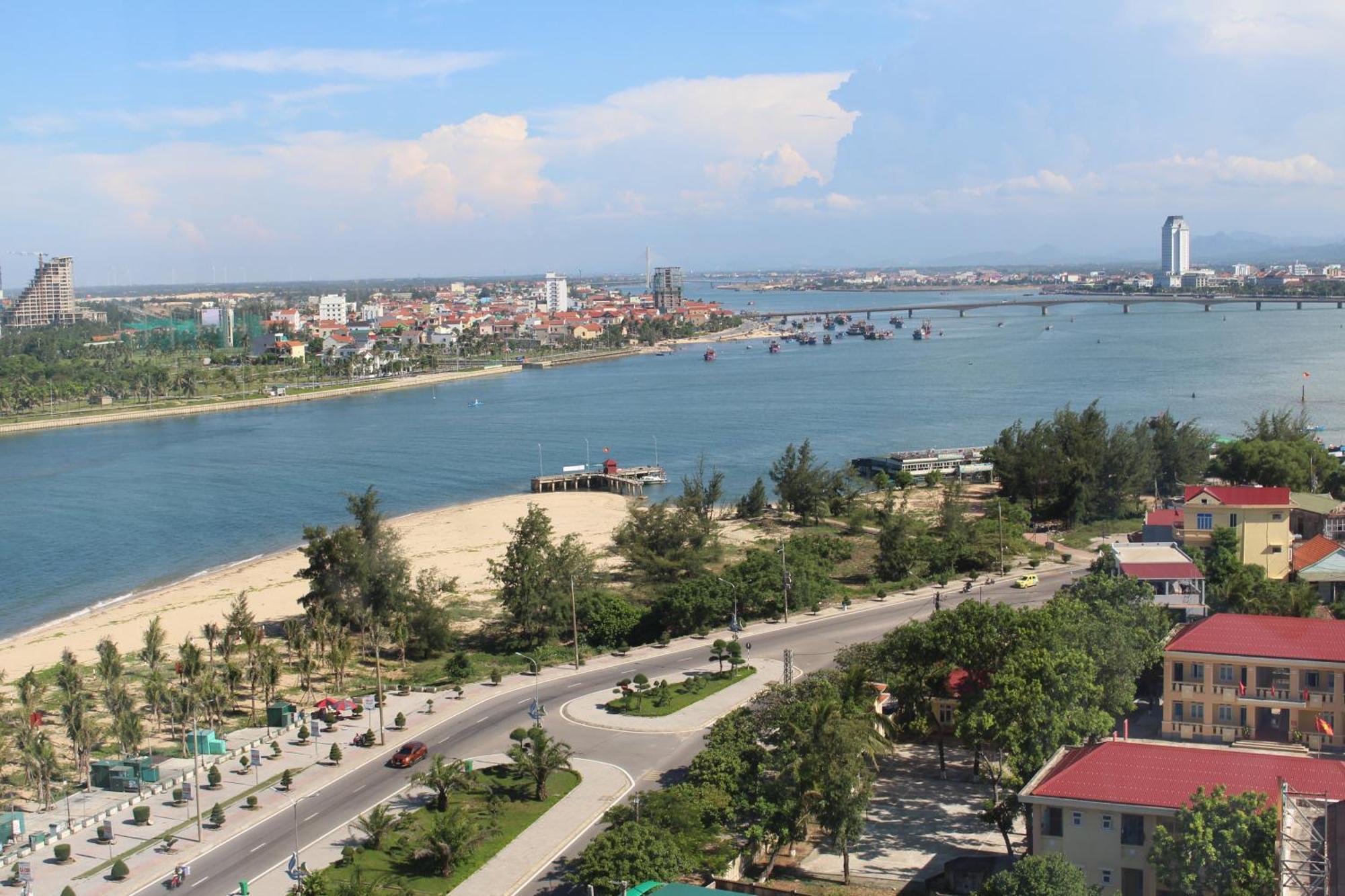 Muong Thanh Luxury Nhat Le Hotel Dong Hoi Kültér fotó