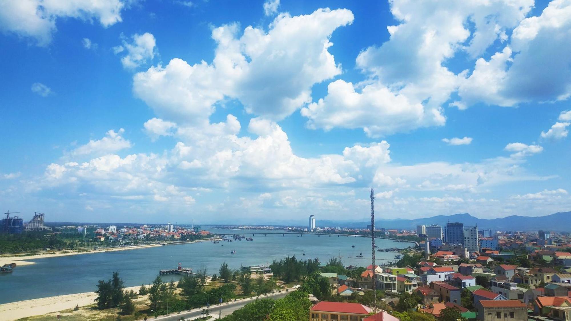 Muong Thanh Luxury Nhat Le Hotel Dong Hoi Kültér fotó